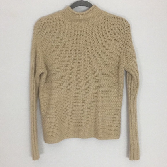✨3/$20✨
{STITCH FIX} OLIVE & OAK DOLMAN SWEATER - Picture 8 of 9